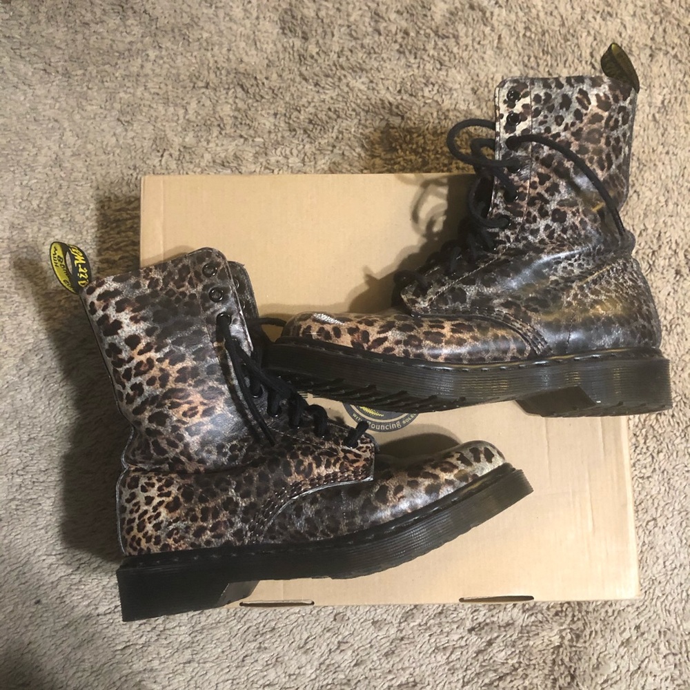 Leopard cheetah